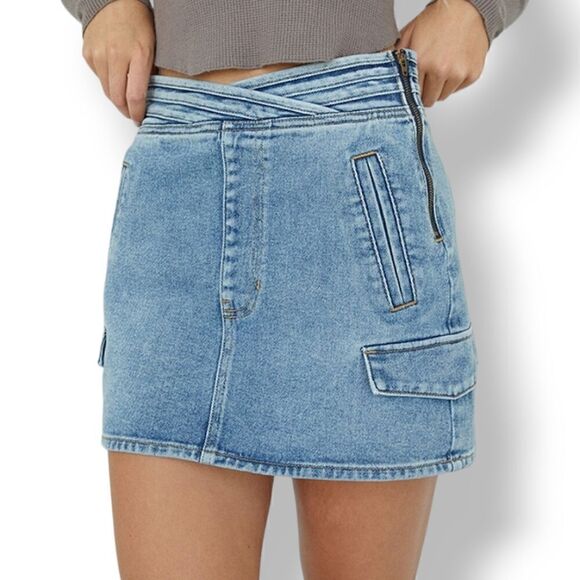 PacSun Crossover Waist Cargo Skate Denim Mini Skirt in Light Blue Size 24 - Picture 2 of 9